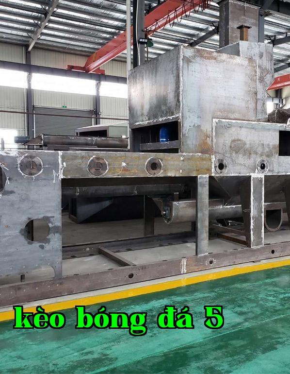 Nhà máy máy phun bi Đông Quan: Máy phun bi kiểu băng tải có thể xử lý các vật thể lớn không?